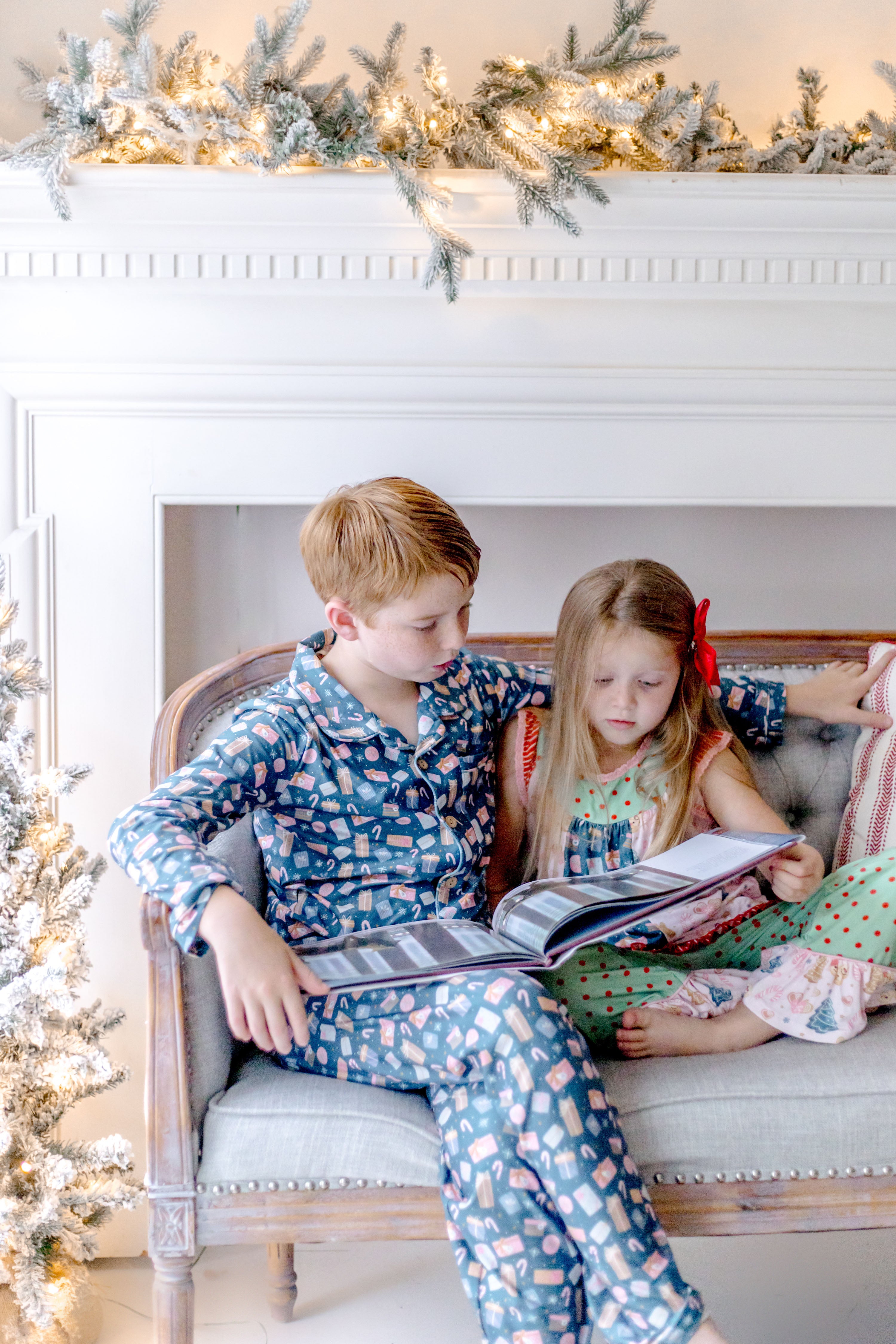 Boys Santas Surprise Stash Lounge Set