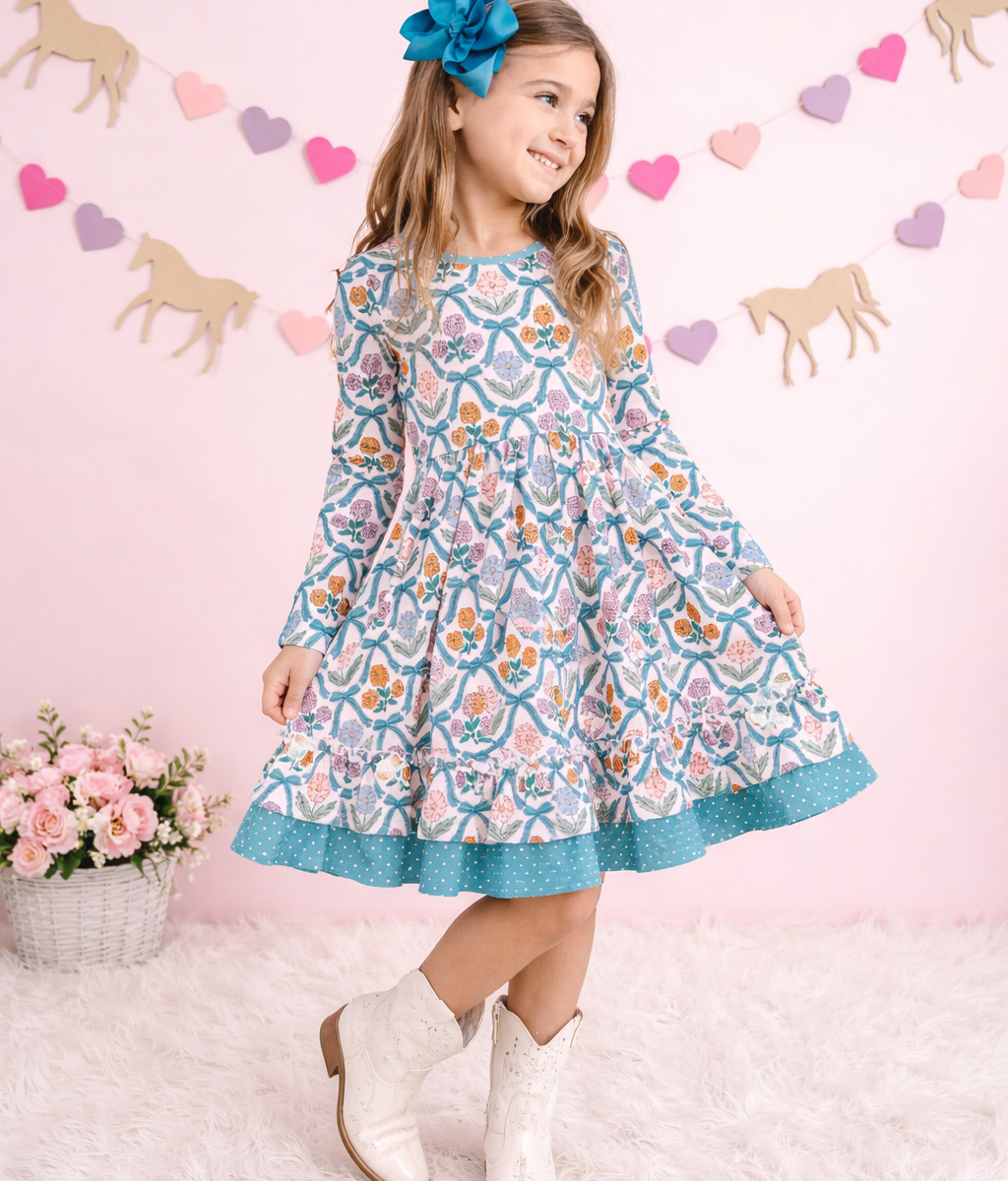 Model is wearing a 7Y