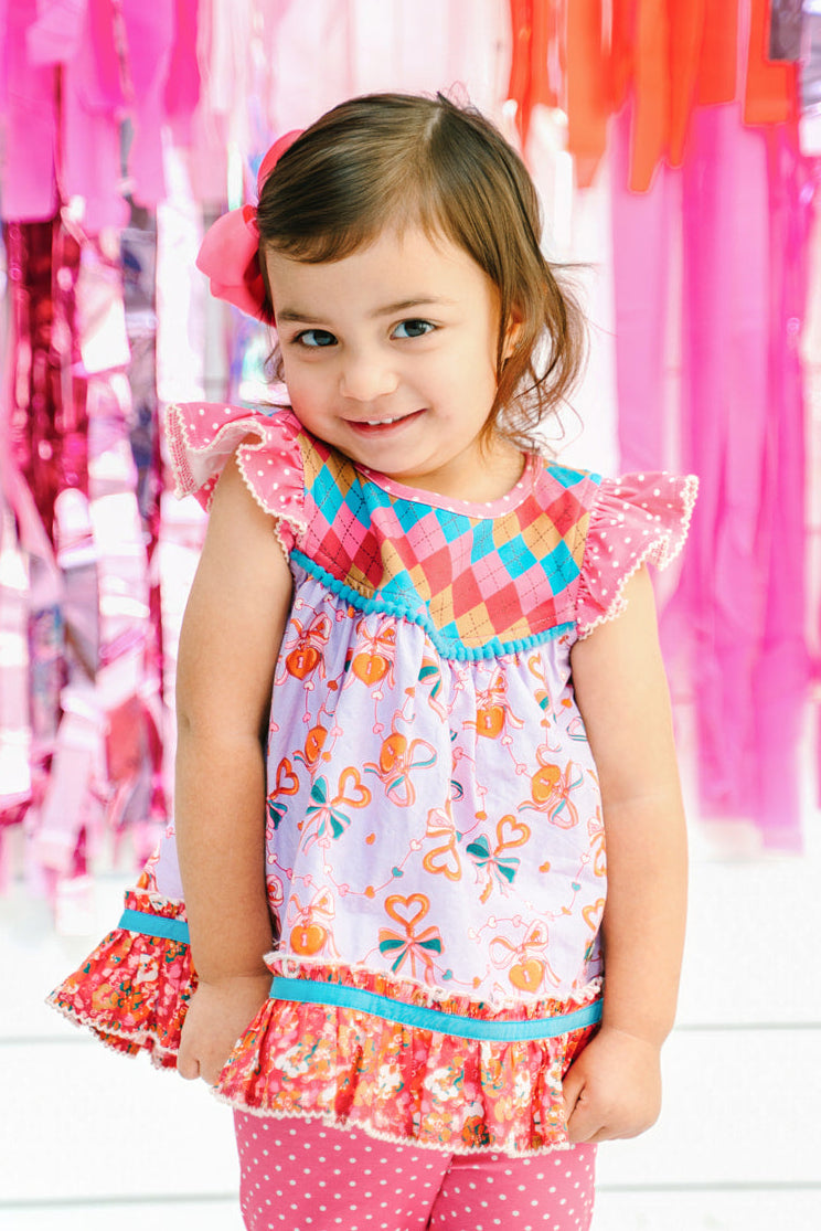 Model is wearing a size 3T