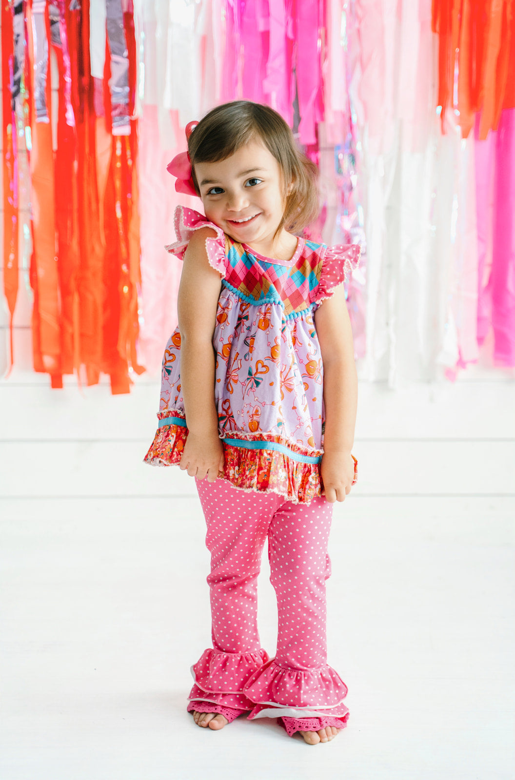 Model is wearing a size 3T