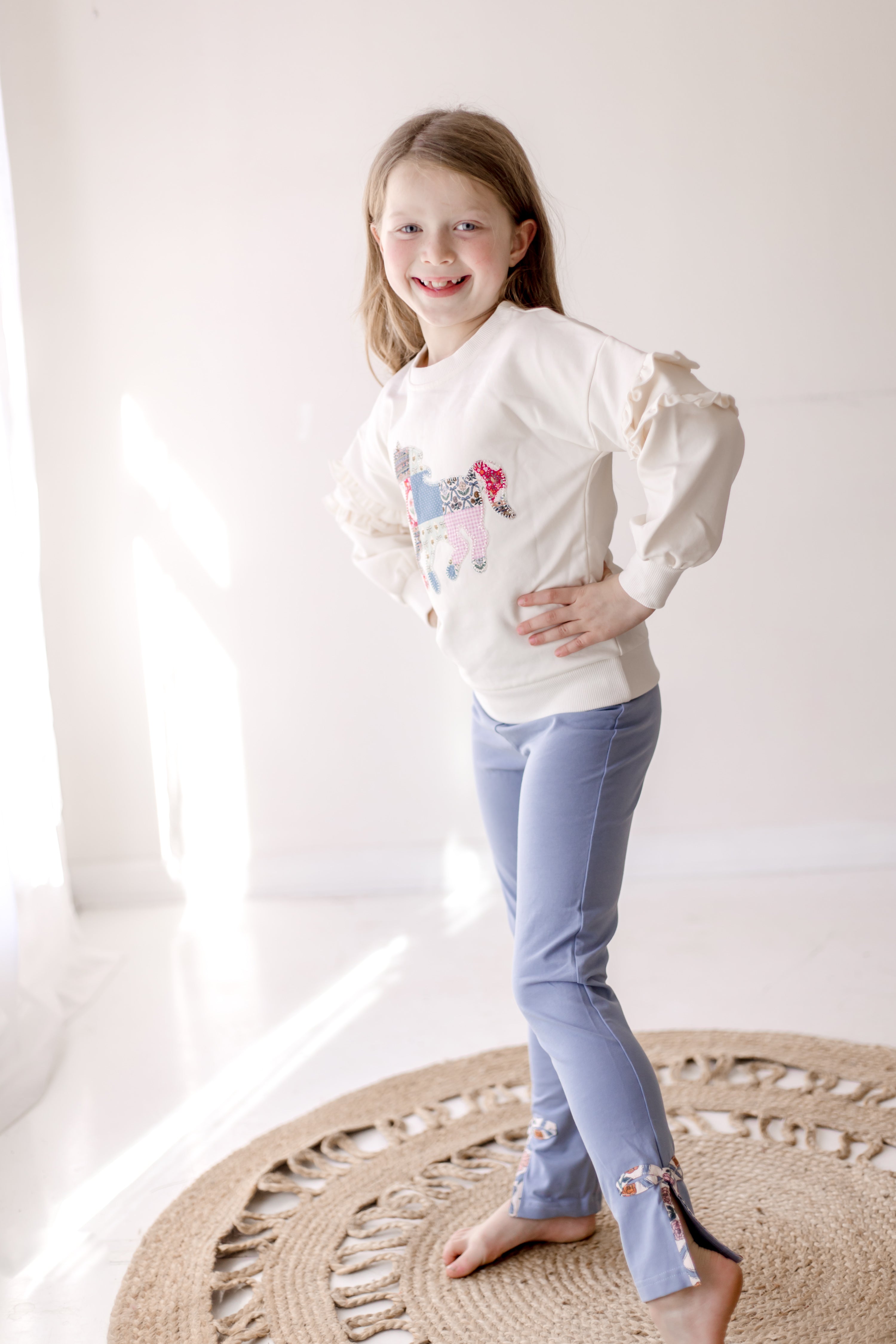 Model is wearing a 7Y